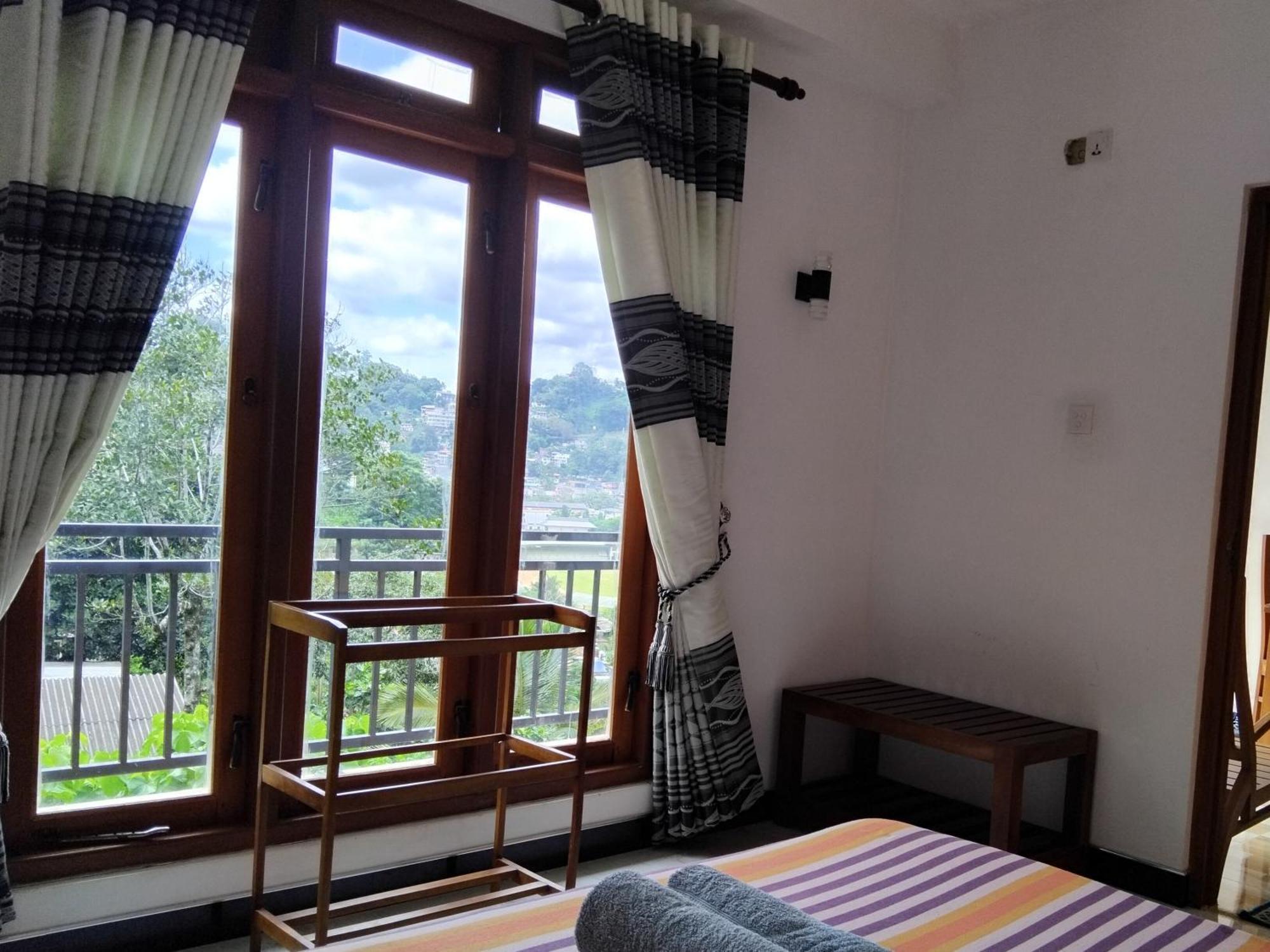 Kelum Homestay Kandy Exterior foto