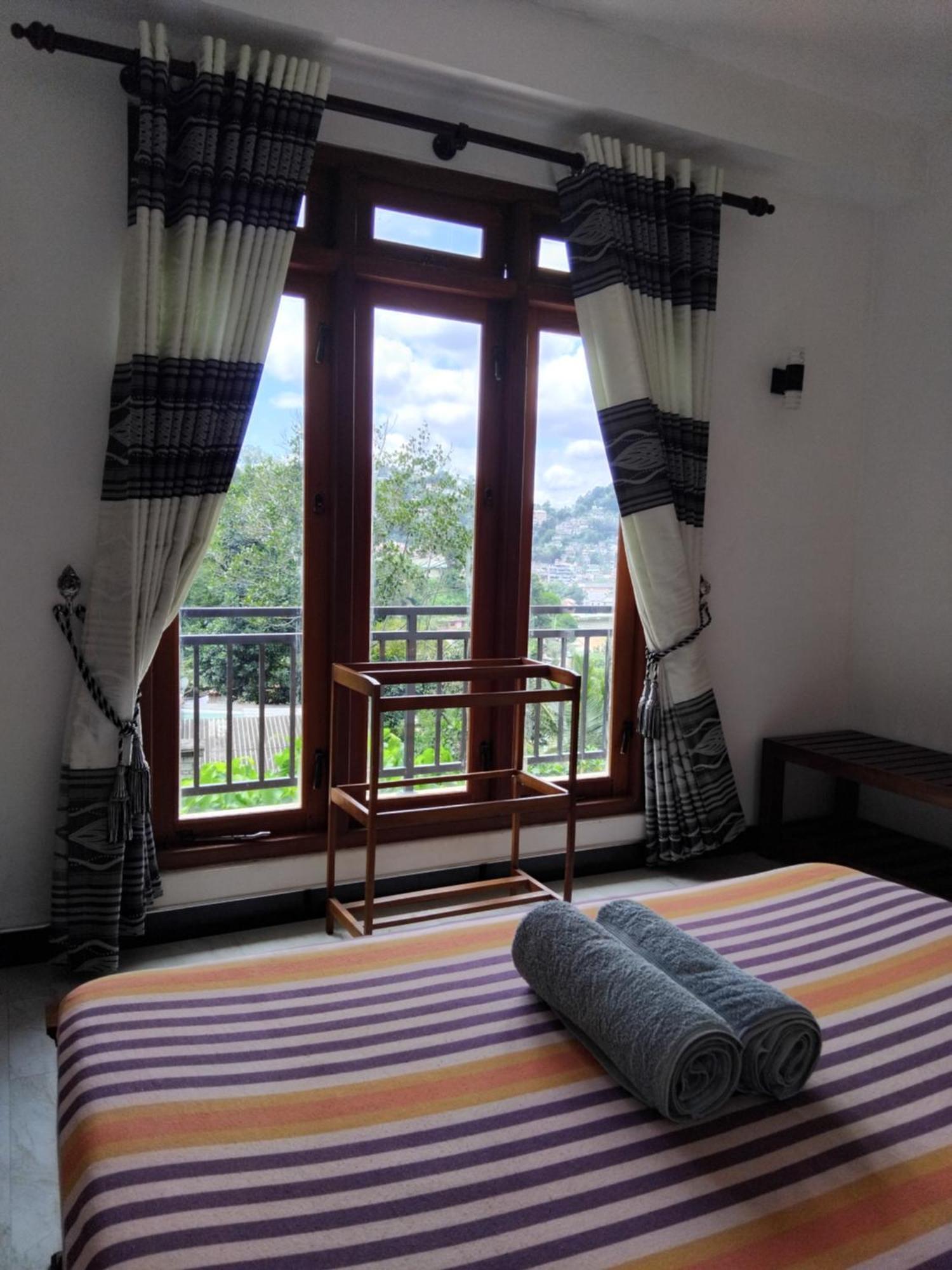 Kelum Homestay Kandy Exterior foto