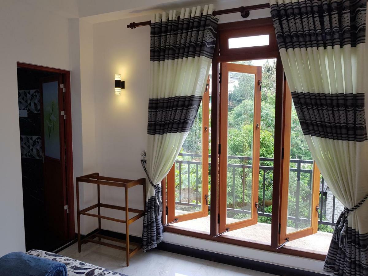 Kelum Homestay Kandy Exterior foto